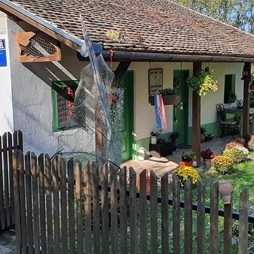 Ribarska Kuca - Ilok ,Tradicijska Kuca-Sobe Lägenhet Exteriör bild