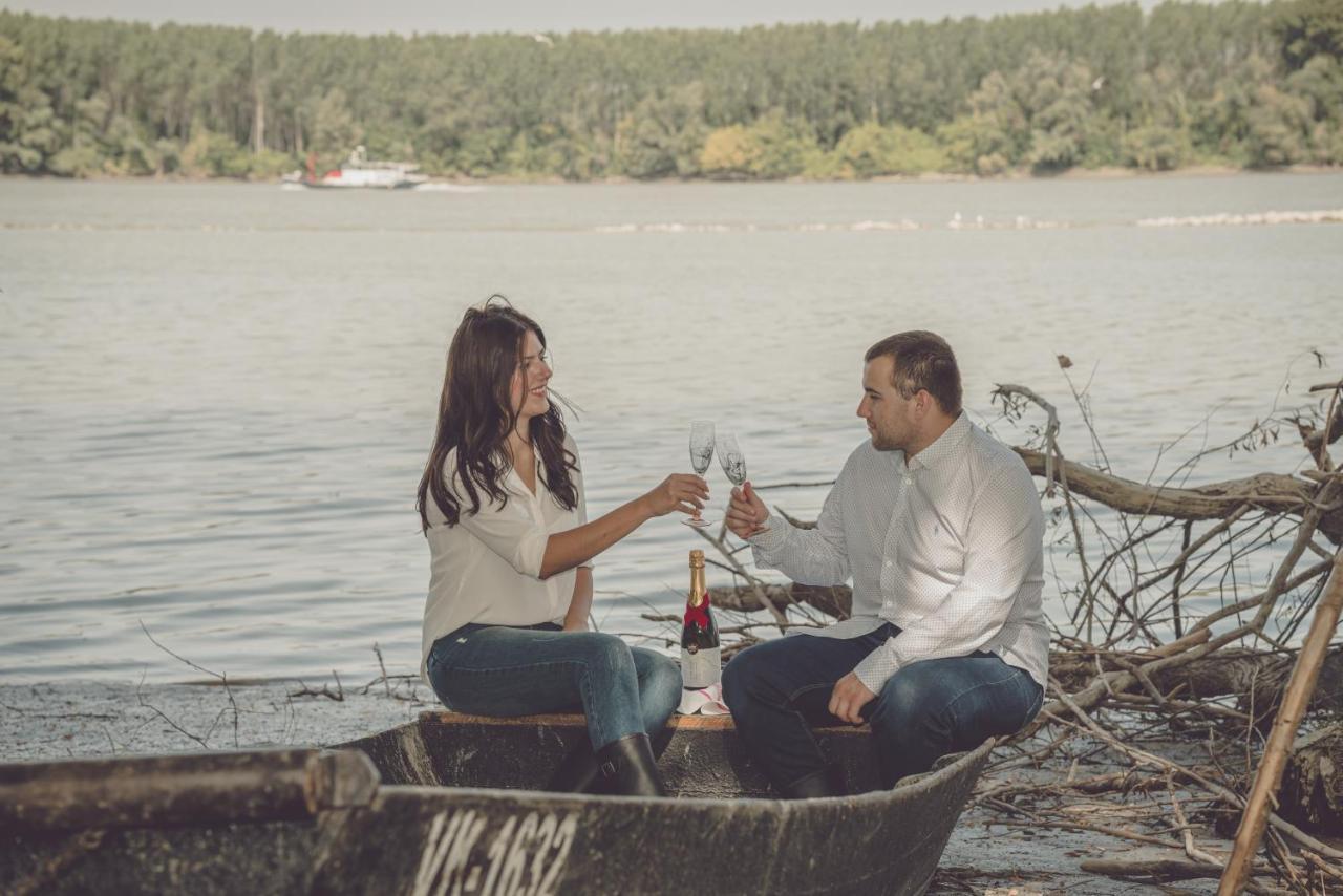 Ribarska Kuca - Ilok ,Tradicijska Kuca-Sobe Lägenhet Exteriör bild